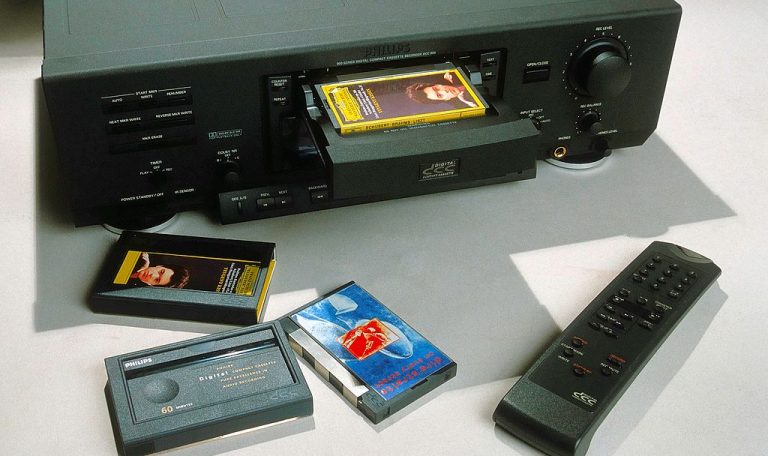 Platine_et_cassettes_DCC